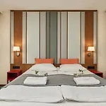 Gwarna City Center By Renters Aparthotel