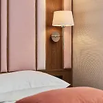 Gwarna City Center By Renters 3*