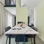 Gwarna City Center By Renters 3*