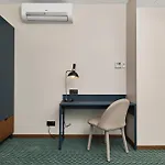 Gwarna City Center By Renters Aparthotel 3*