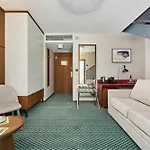Gwarna City Center By Renters Aparthotel