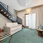 Aparthotel Gwarna City Center By Renters 3*