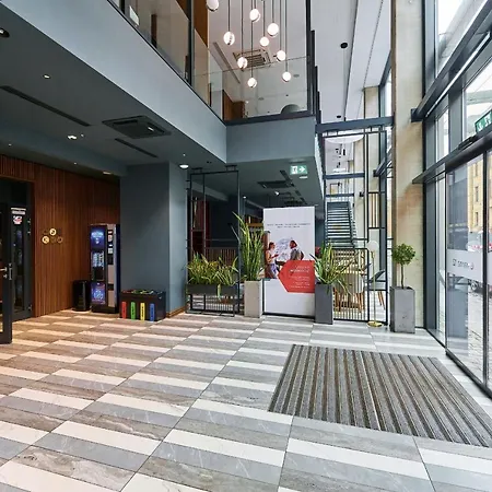מלון דירות Gwarna City Center By Renters 3*