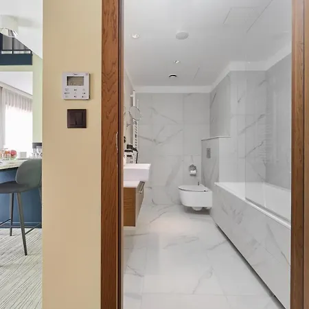 מלון דירות Gwarna City Center By Renters 3*