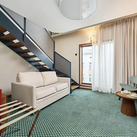 מלון דירות Gwarna City Center By Renters 3*