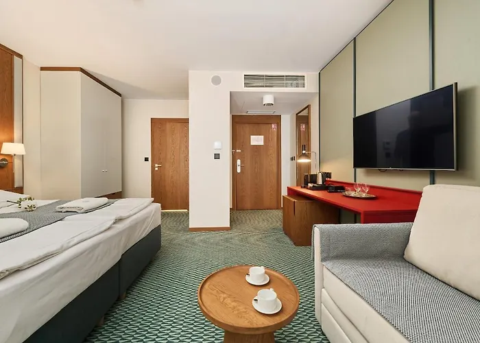 Gwarna City Center By Renters 3*