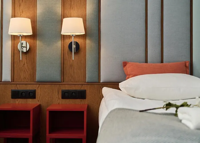 Gwarna City Center By Renters 3*