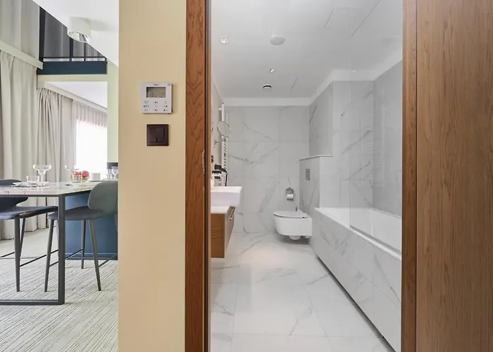 Hotel apartamentowy Gwarna City Center By Renters 3*