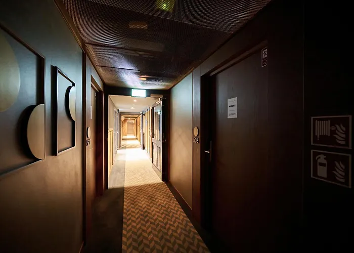 Gwarna City Center By Renters 3*