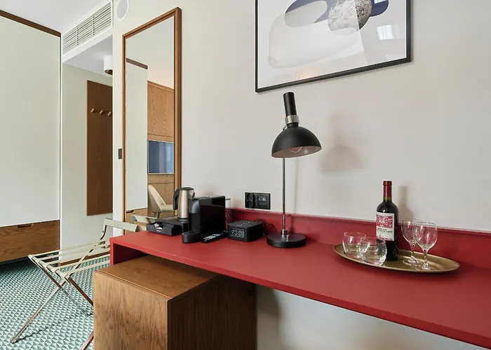 Gwarna City Center By Renters 3*