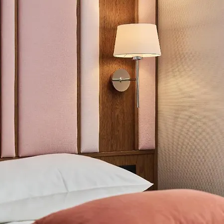 Gwarna City Center By Renters 3*