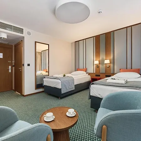 Gwarna City Center By Renters Aparthotel Vratislav