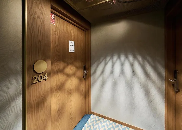 Gwarna City Center By Renters Aparthotel