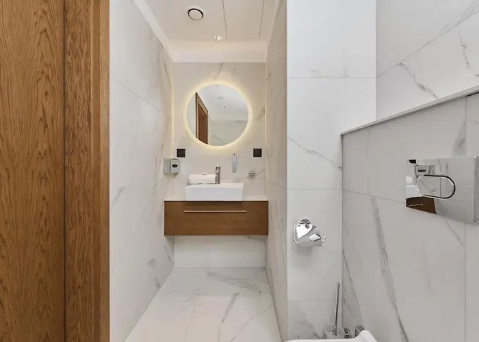 Aparthotel Gwarna City Center By Renters 3*