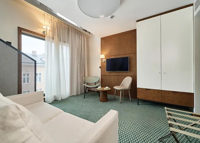 Gwarna City Center By Renters 3*